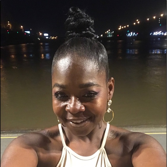 Meet your Posher, Morning - Picture 6 of 7